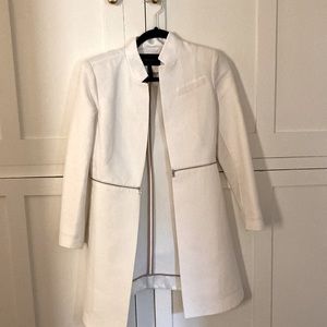 BCBG white zipper blazer xs excellent condition worn twice